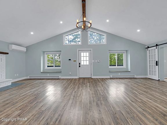 4th image of 7054 Woodbridge Dr W