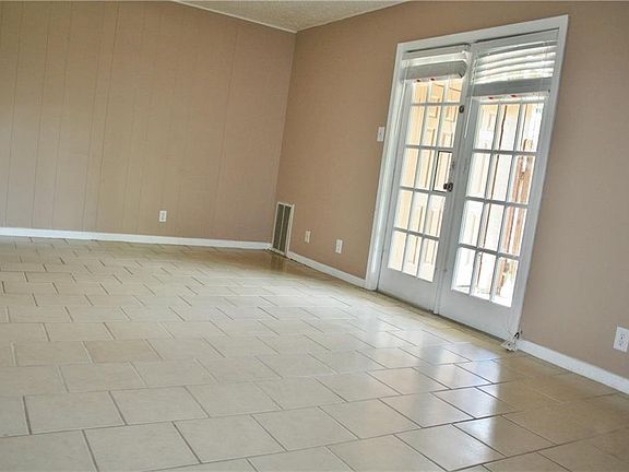 3rd image of 2801 Skyway Cir APT 104
