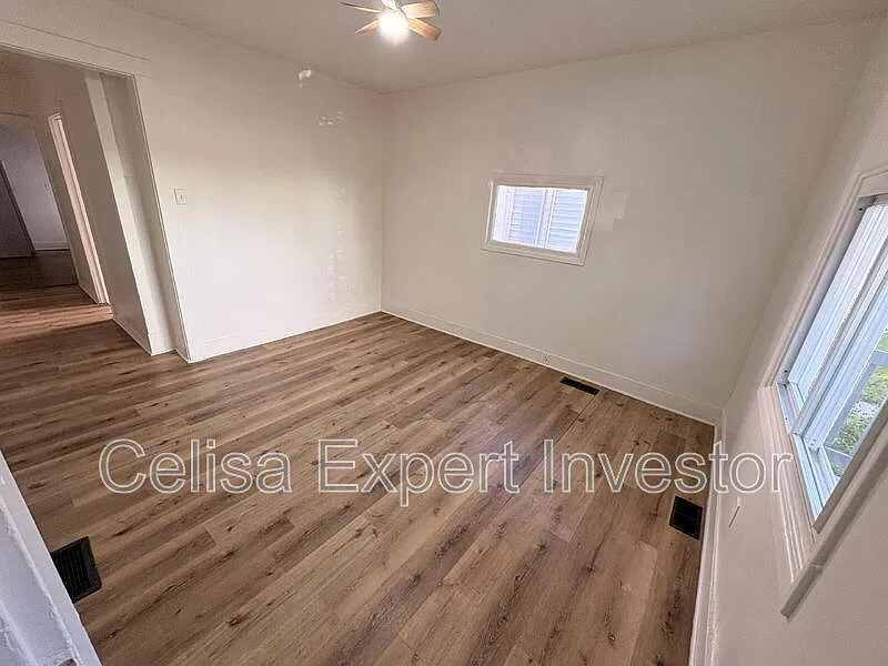 2 bed, 1.0 bath, 1152 sqft, $975 — Photo 2