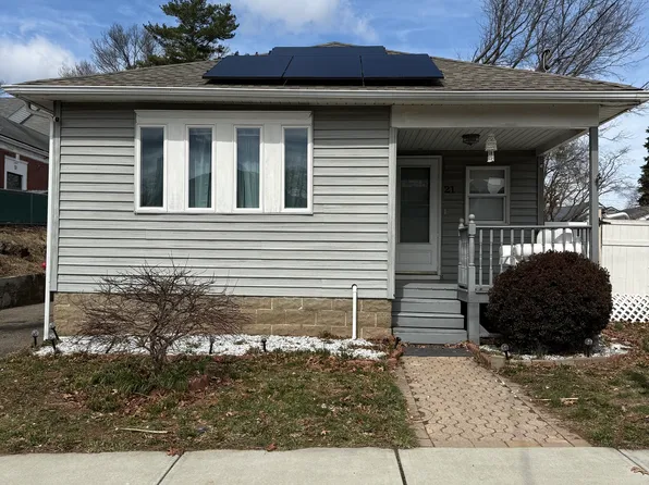 21 Matthews Street, Milford, CT 06460