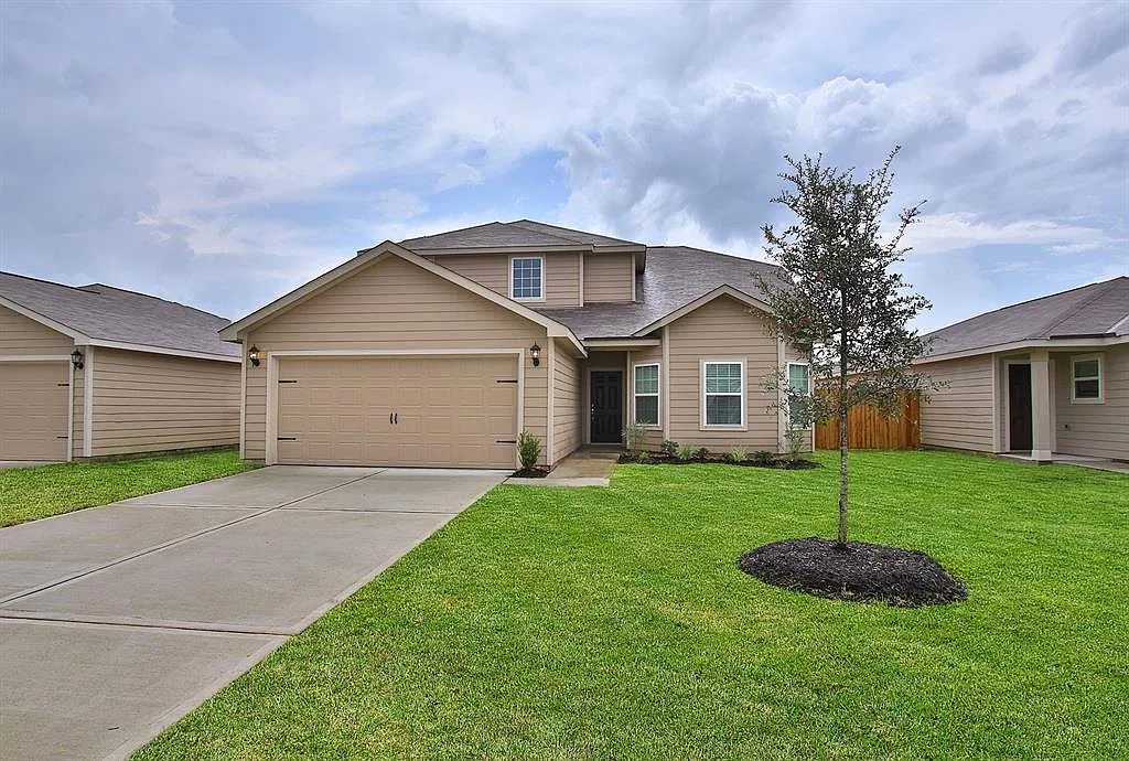 4 bed, 2.5 bath, 2133 sqft, $2,525 — Photo 1
