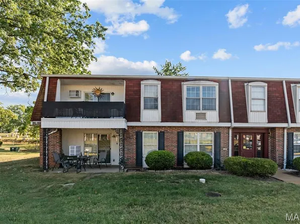 1745 Herault Pl APT E, Saint Louis, MO 63125