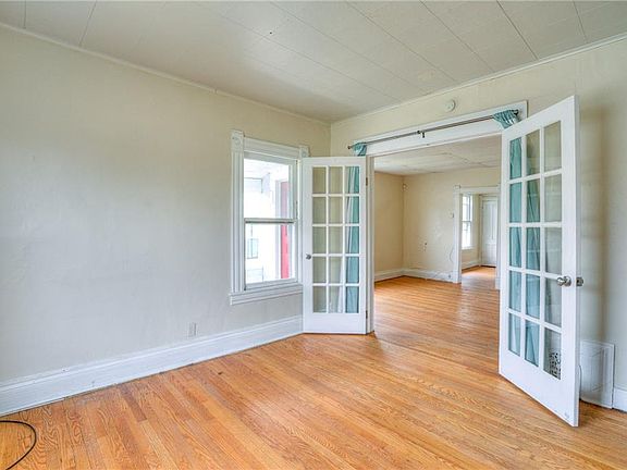 5th image of 121 Fairfield Ave #2