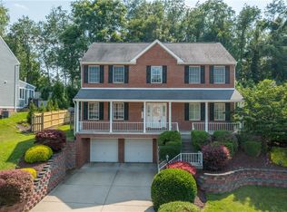 132 Lake Colony Dr, Venetia, PA 15367
