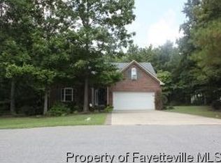 150 Scarlet Oak Dr, Raeford, NC 28376