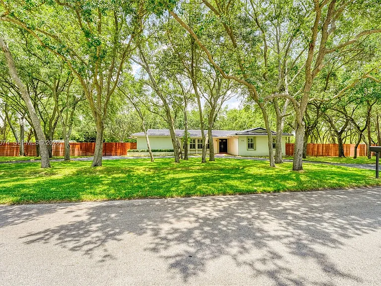 7715 SW 122nd St — Photo 2