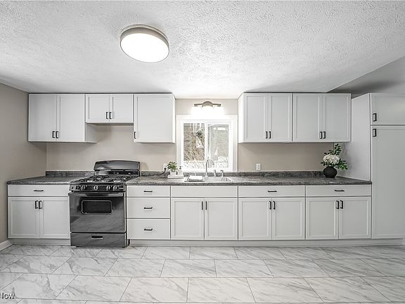 2nd image of 4741 E Prospect St
