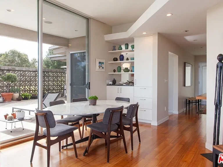2154 Ridgemont Dr — Photo 10