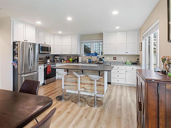 4th image of 303 Van Tuyl Circle #A