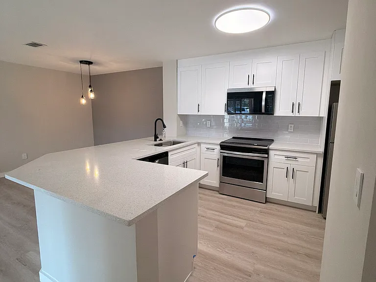 4002 Crockers Lake Blvd — Photo 14