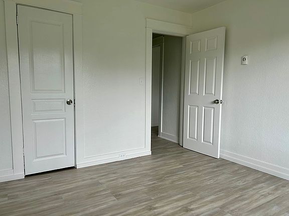 5th image of 1020 W Heron St