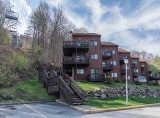 4 Red Lodge Dr BLDG 4 #3, Vernon Twp., NJ 07462