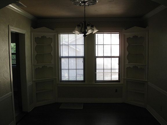 5th image of 1900 W Park Ave