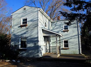 14.5 Gaugh St, Easthampton, MA 01027