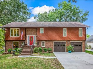 4405 Oak Hollow Dr, High Point, NC 27265