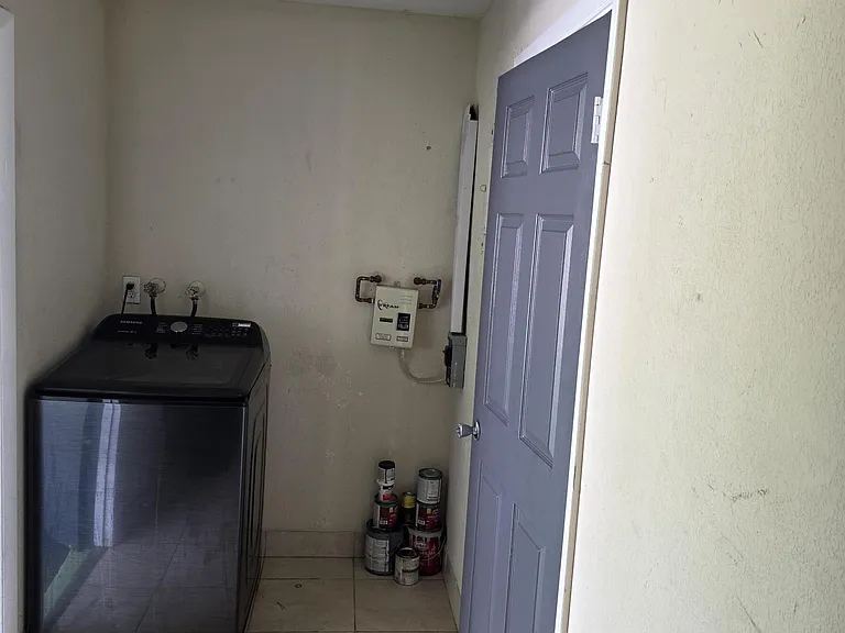 313 SW 80th Ave — Photo 11