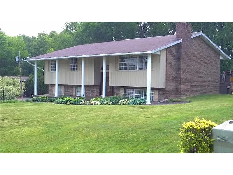 132 Roberta Dr photo 1