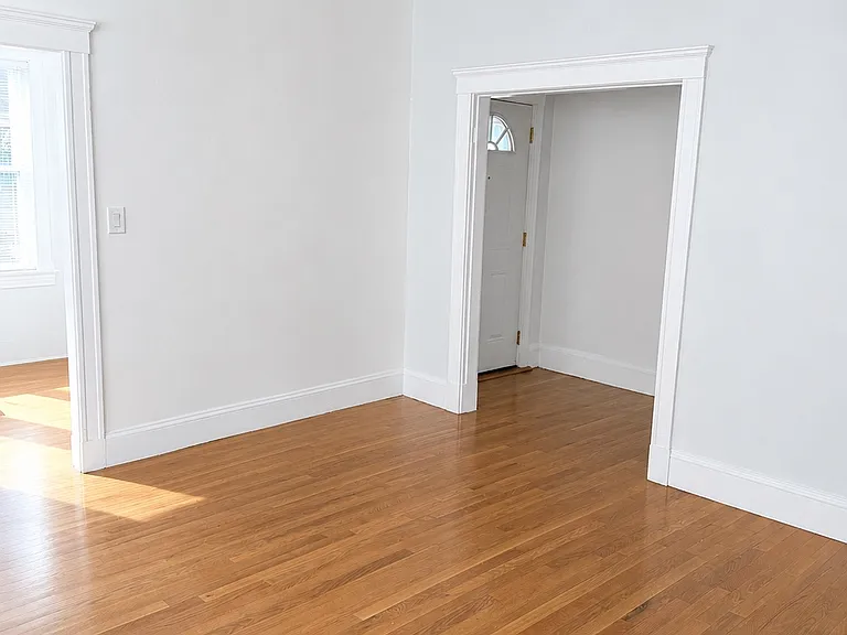 127 Henry Ave #1 — Photo 2
