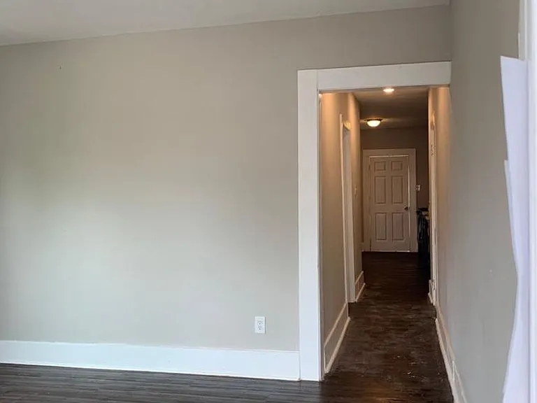 211 E Sterling St — Photo 15
