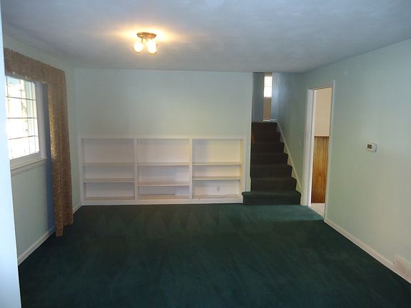 4th image of 15 Margo Dr