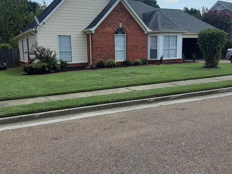 4558 Kings Grant Dr — Photo 2
