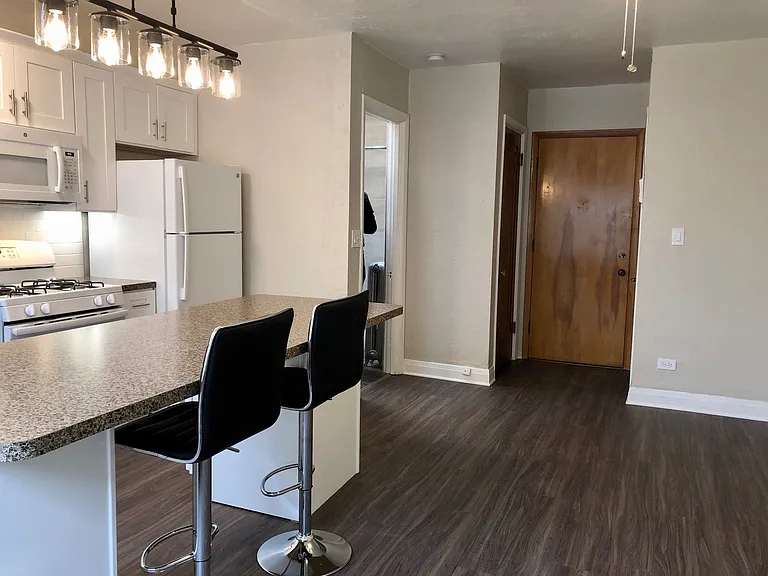 Main — Photo 2