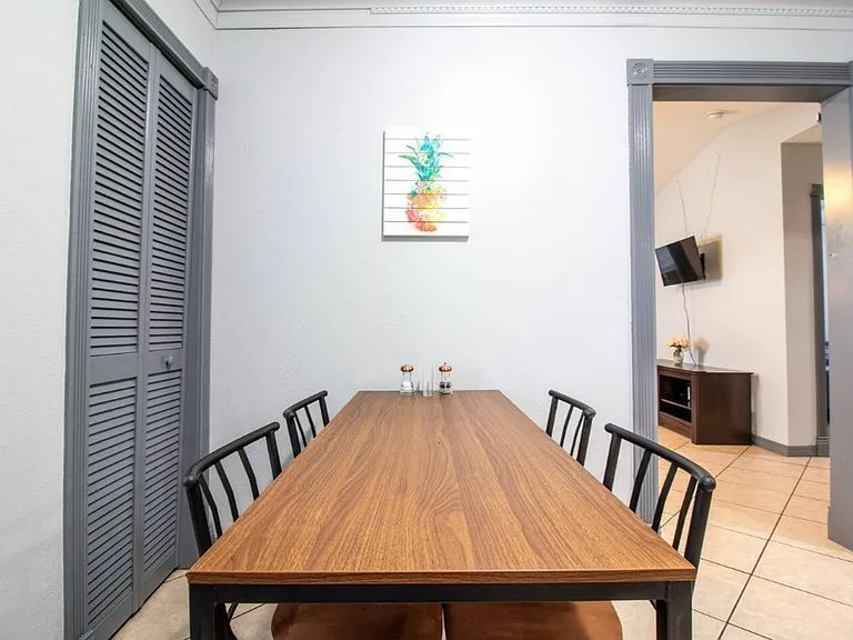 1815 Larkin Ave — Photo 4