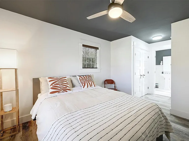 2627 Geronimo Trl — Photo 13