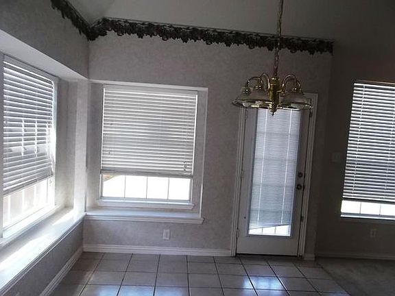 4th image of 1241 High Bluff Dr