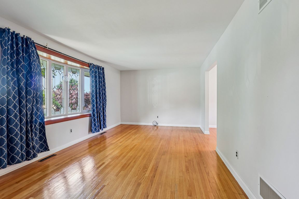 Dunlap Dr-0706-009.jpg