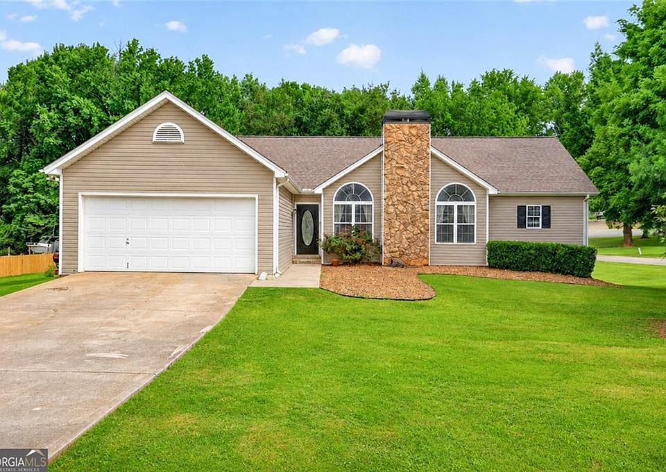 1st image of 18 Savannah Ln