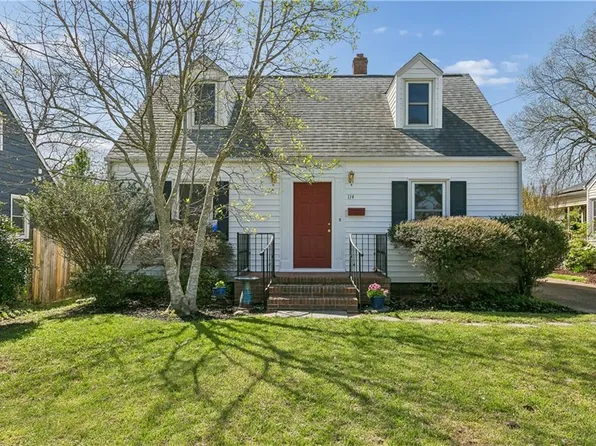 114 Cambridge Pl, Hampton, VA 23669