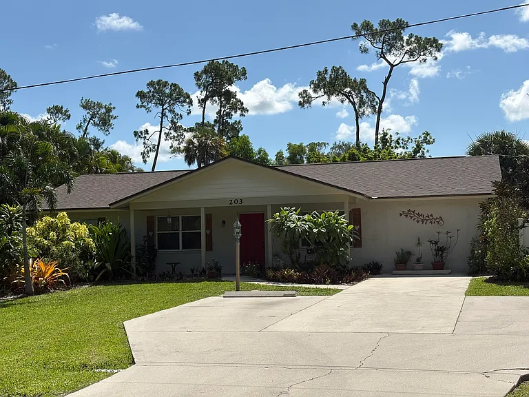 203 Esther St — Photo 25
