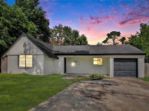 10906 Panay Dr, Houston, TX 77048
