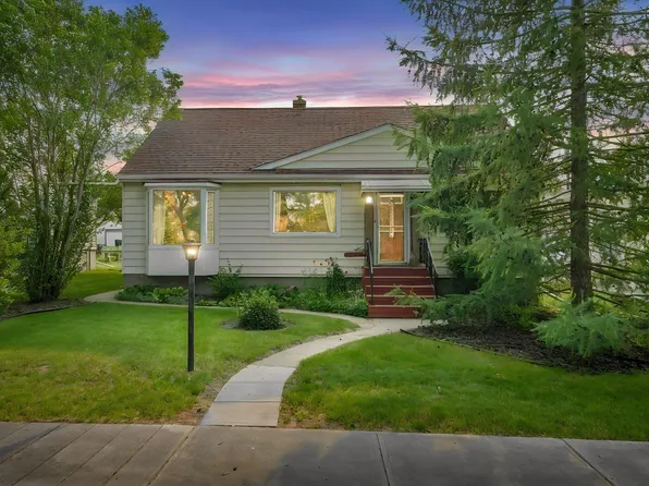 11422 70th St NW, Edmonton, AB T5B 1T4