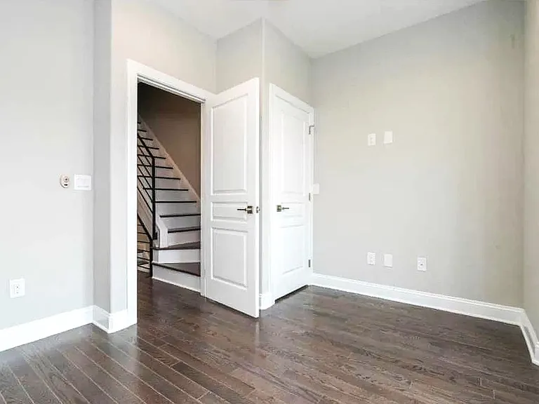 537 Morse St — Photo 15