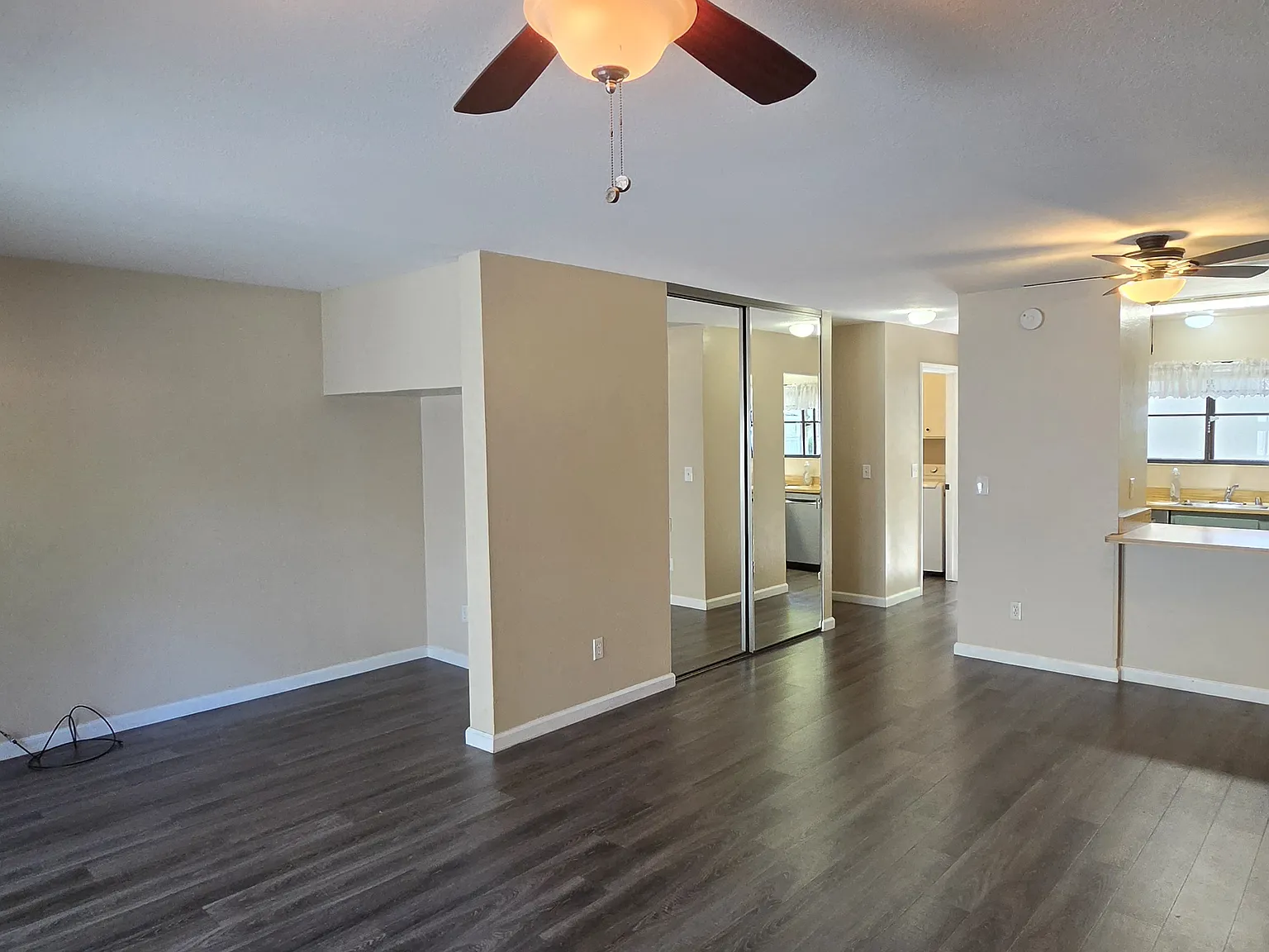 3 bed, 1.5 bath, 1226 sqft, $2,700 — Photo 3
