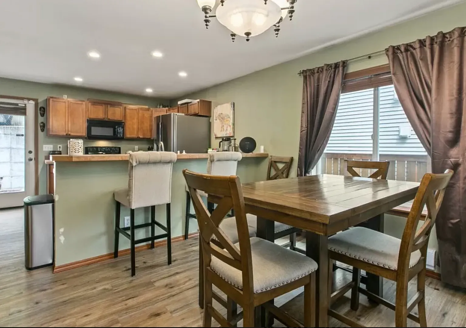 Beautiful home in Lake Stevens(Move in bonus!) — Photo 2