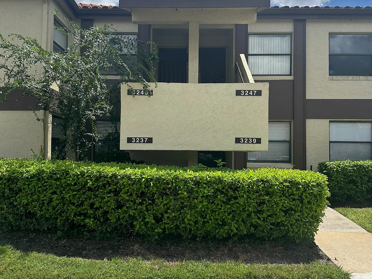 2 bed, 934 sqft, $1,550 — Photo 2