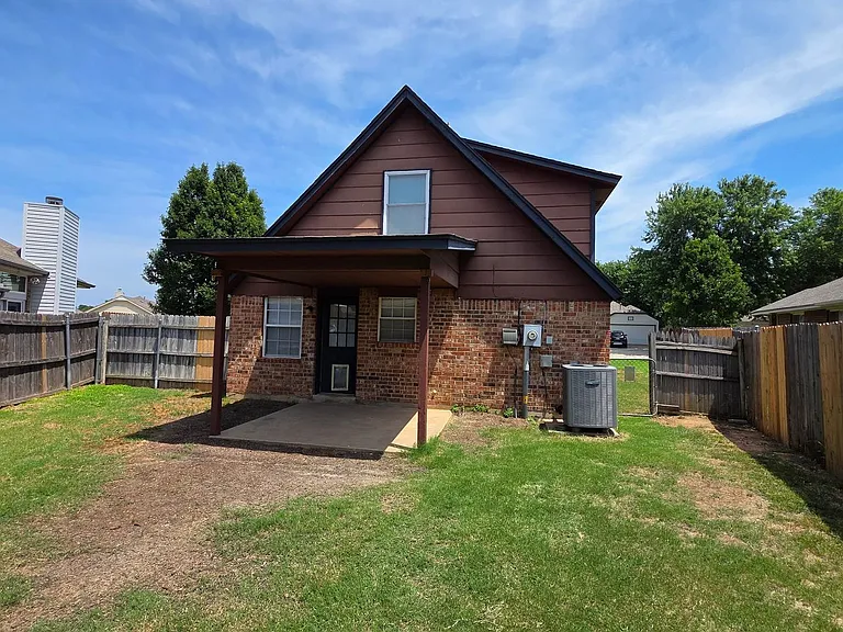 621 Stoneridge Dr — Photo 29