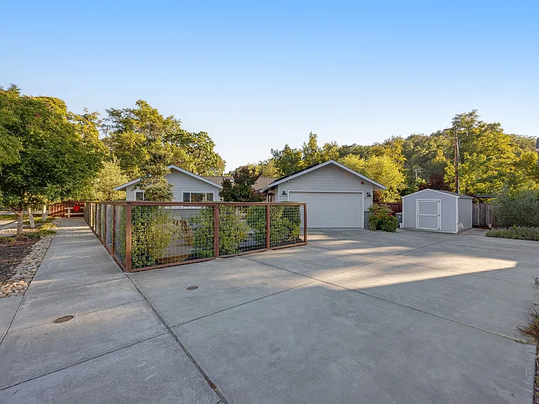 88 Calistoga Rd — Photo 3