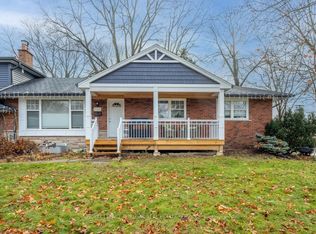 2142 Parkway Dr, Burlington, ON L7P1S6