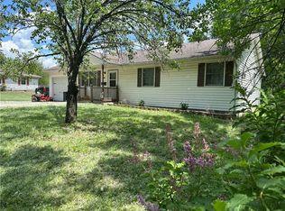 301 S Lonsinger St, Butler, MO 64730