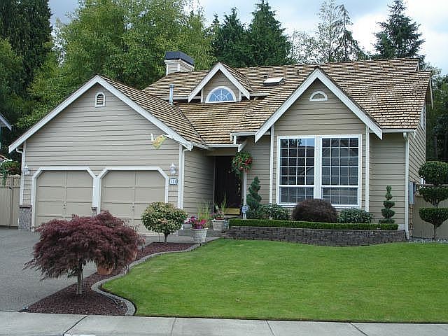 Beautiful 4 Bdrm Turnkey Home
