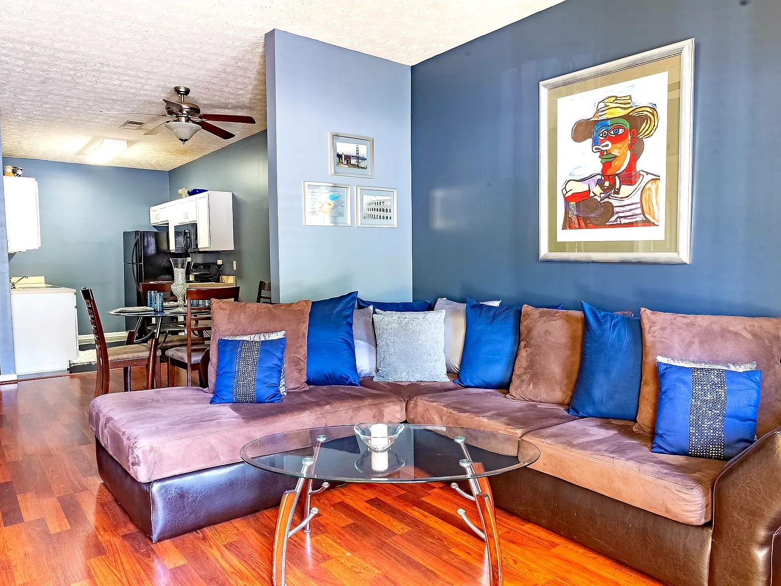 3 bed, 1200 sqft, $2,300 — Photo 3