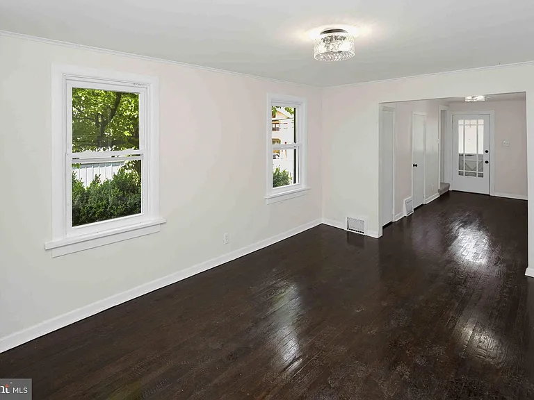 828 Mill St — Photo 10