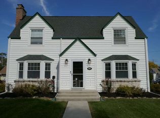 984 Woodlawn Ave, Des Plaines, IL 60016