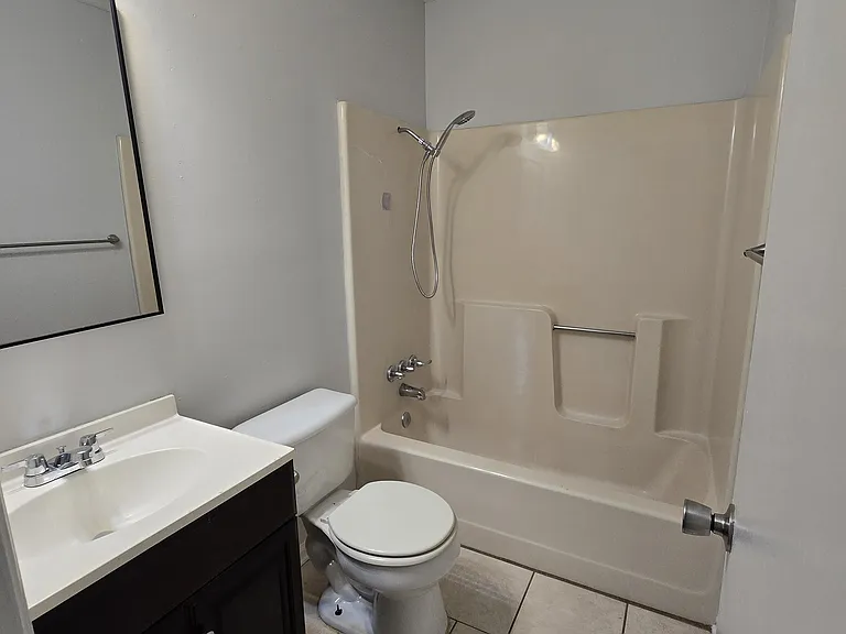 Upstairs full bath