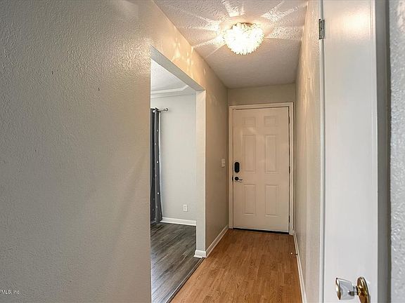 2nd image of 3528 Red Oak Ct