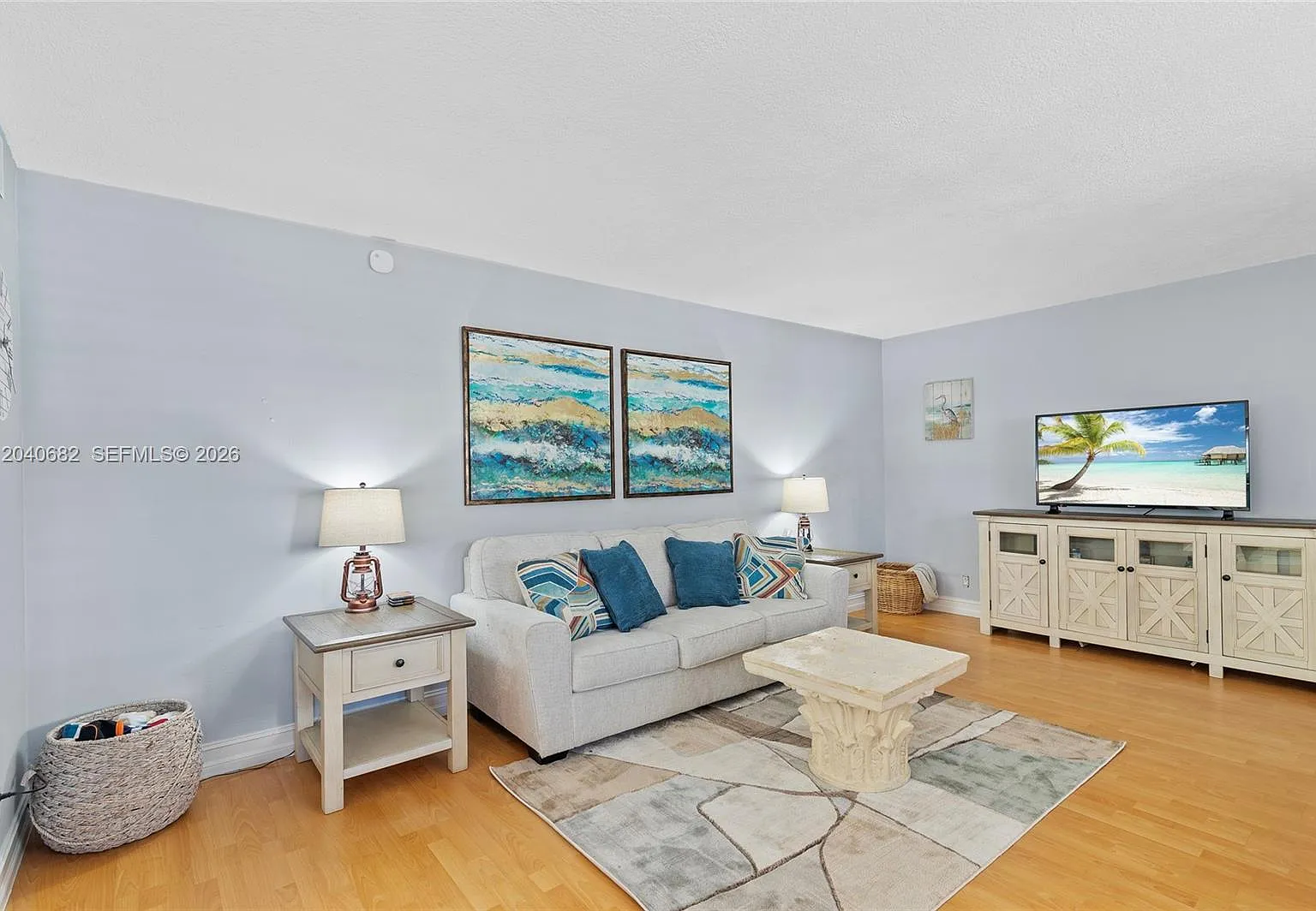 Colonial Manor West Apart — Photo 4
